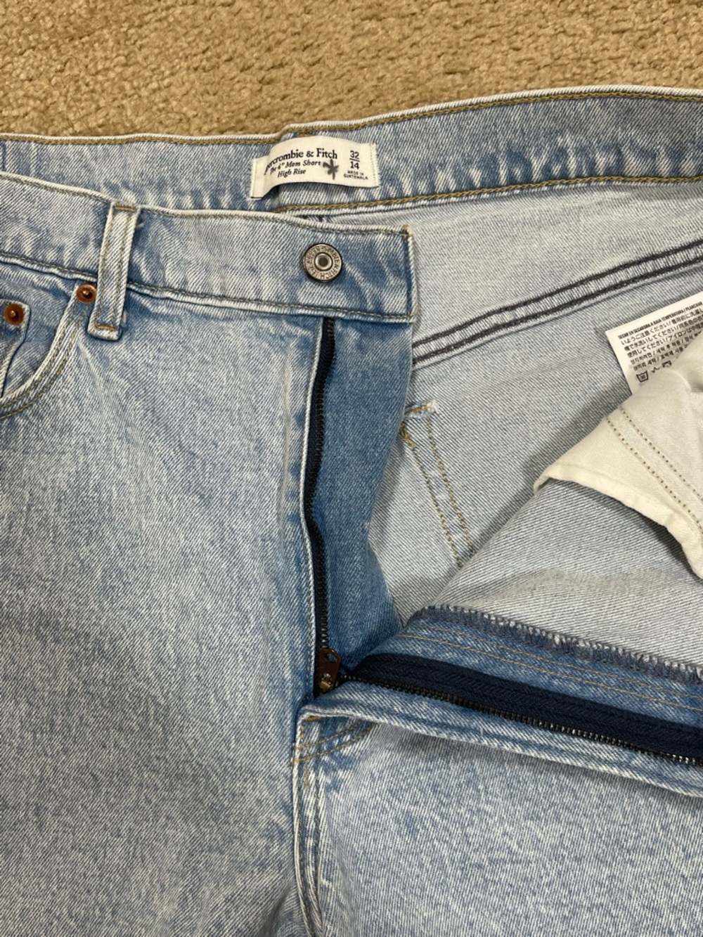 Abercrombie & Fitch 4’ Mom High Rise Light Blue Denim Jean Shorts - Picture 4 of 12